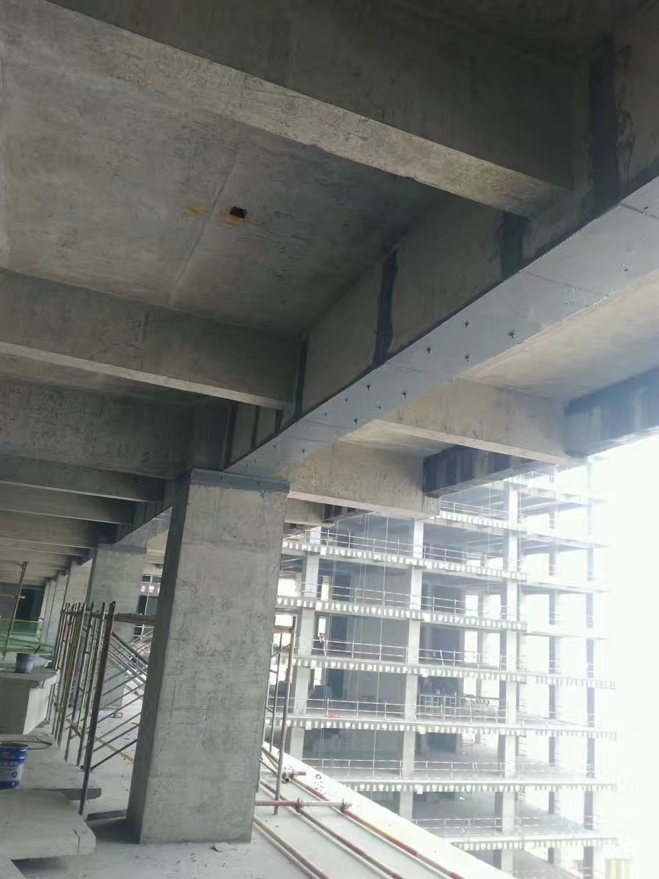 九真镇房屋加固的费用高吗？